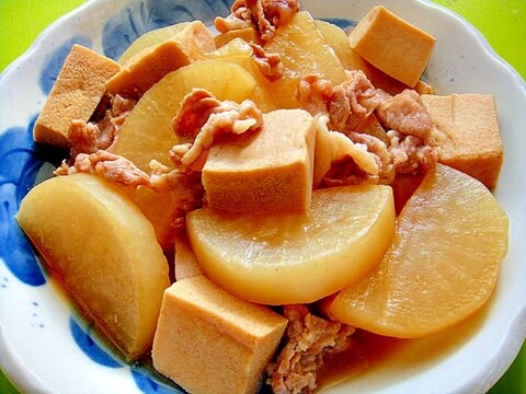 大根と高野豆腐豚肉の煮物